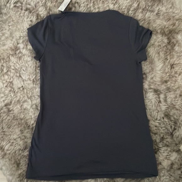 🔮 3/$15!! NWT Gray Semi-Fitted Women’s Tee. Size Large. - Picture 3 of 4